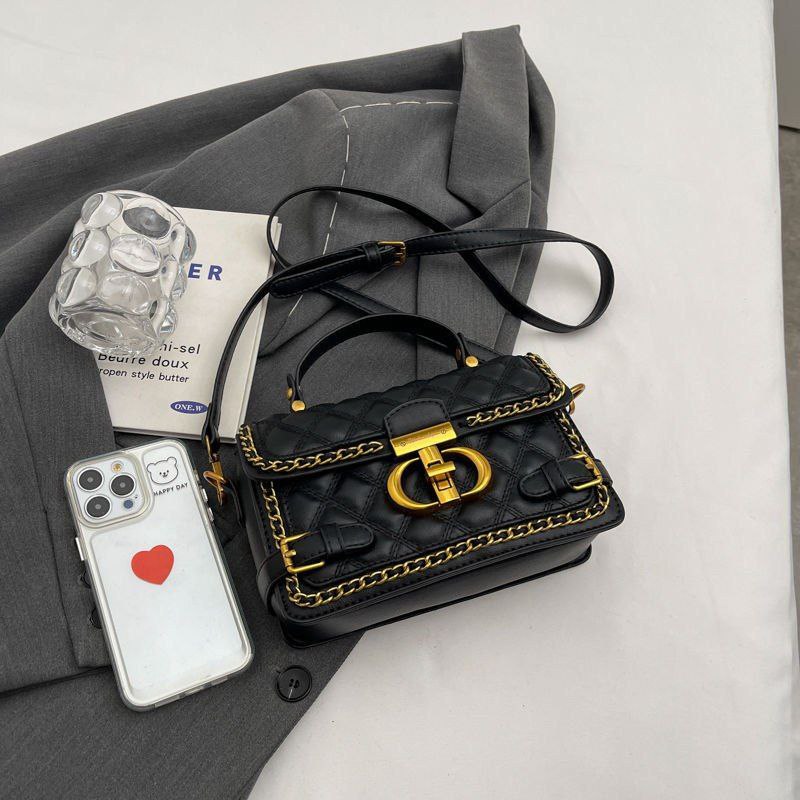 /public/uploads/photos/shares/Suzy bags/IMG_2965.jpeg